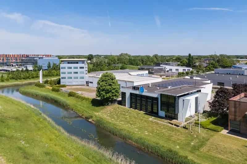 Bedrijfshal te koop Zutphen: Moderne hal met showroom en werkplaats