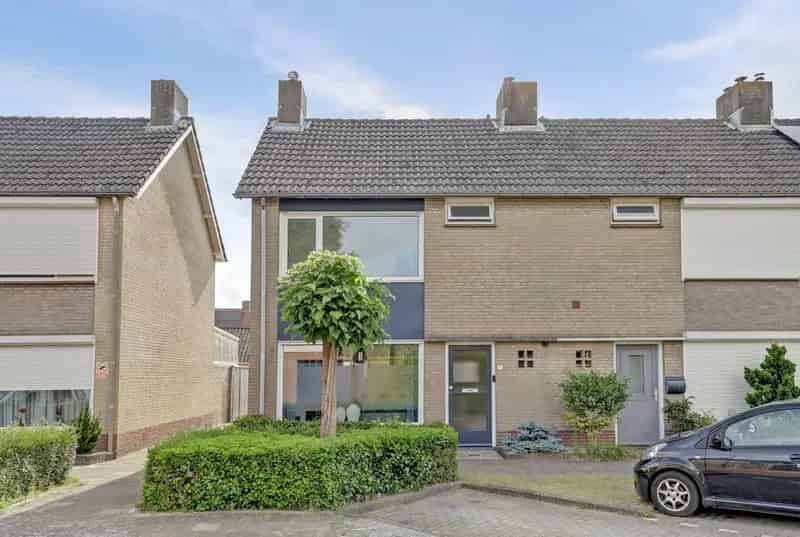 Huis te koop: Schansweg 17 4931 EM Geertruidenberg 
