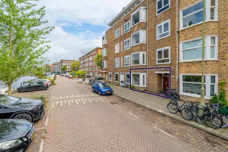 Appartement te koop Amsterdam: Grachtenpand met tuin en kelder