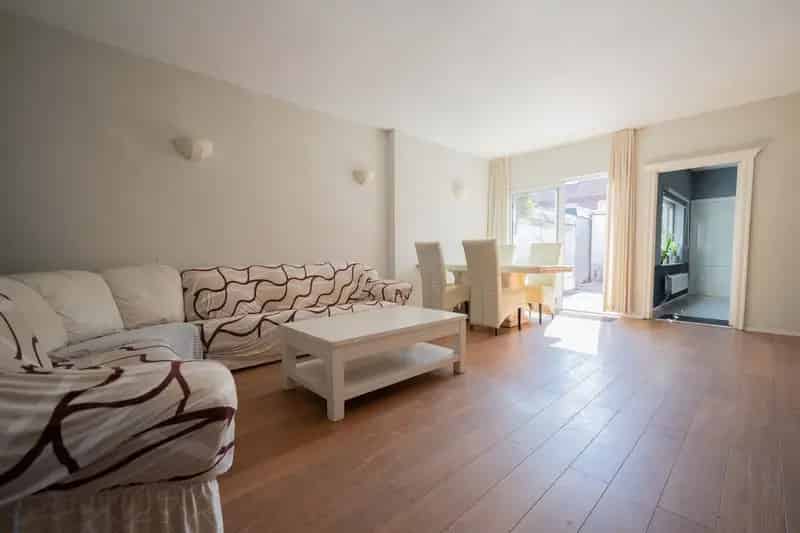 Tweekapper Beverwijk: Ruime woning nabij centrum en park