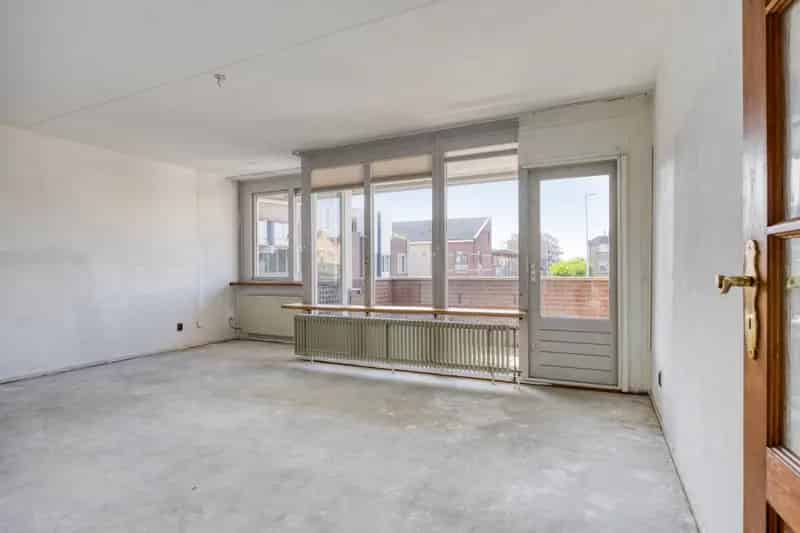 Appartement te koop 's-Gravenzande: Ruim, Licht, Balkon, Eigen Parkeerplaats