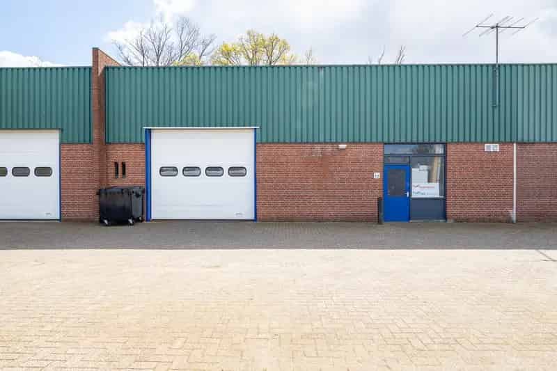 Bedrijfshal te Huur Almelo Turfkade 216m2