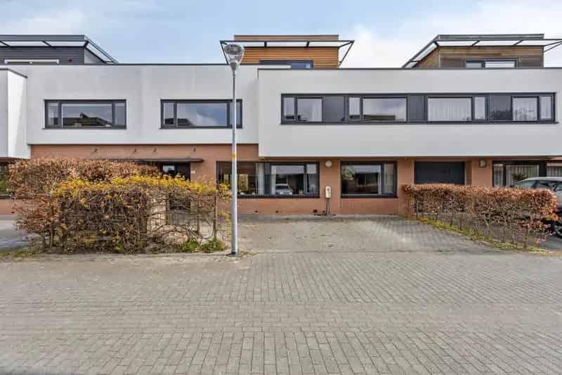 Ruime Geschakelde Woning 6 Slaapkamers Nieuw Vennep
