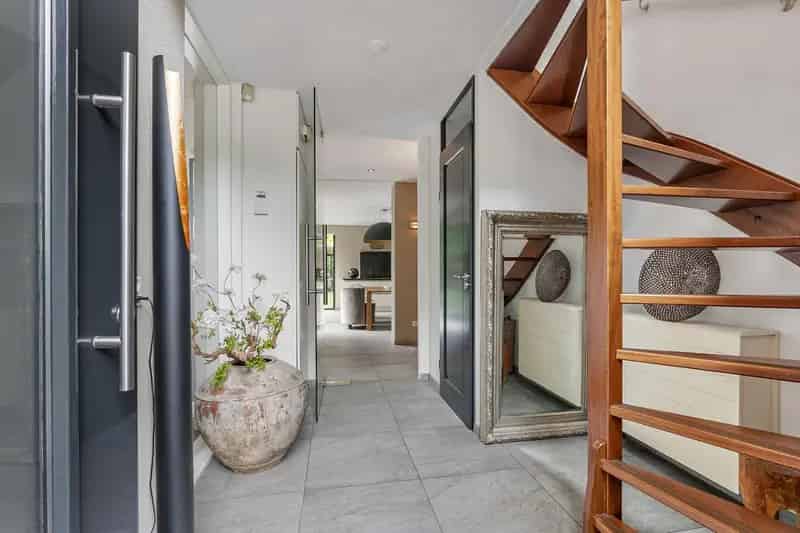 Luxe Villa met Wellness en Royale Tuin te Huissen
