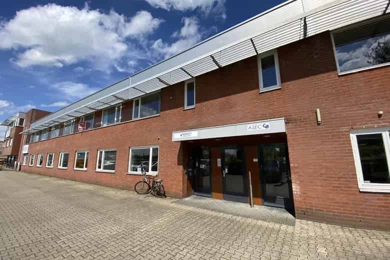 111 m2 Kantoorruimte te Huur Duiven A12