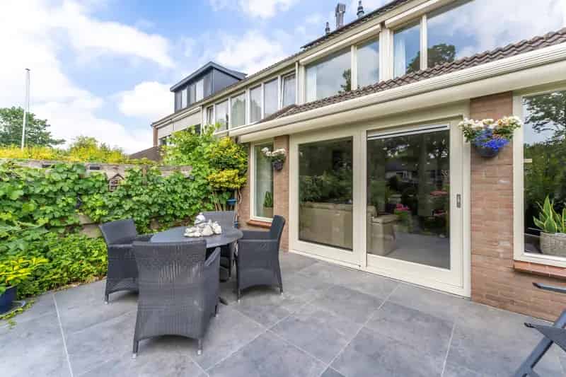 Ruime Middenwoning Aan Het Water in Bunschoten Spakenburg