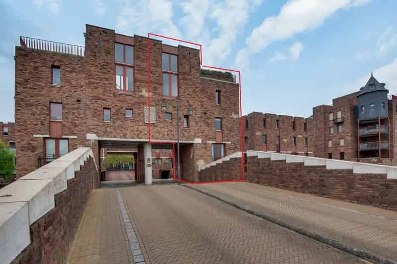 Kasteelwoning te koop in Leliënhuyze 4 slaapkamers groot dakterras
