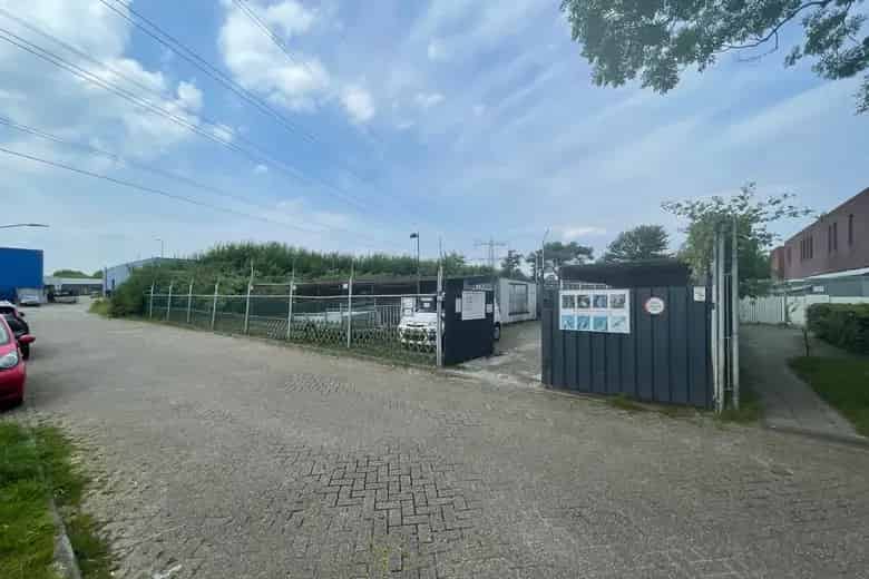 Bedrijfsruimte Breda 300m2 1675m2 Terrein