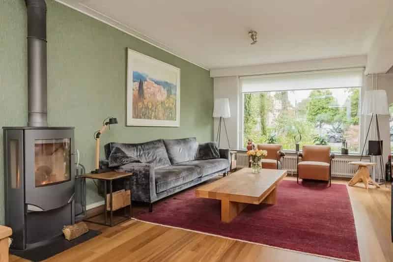 Halfvrijstaande Villa Velserbeek 4 slaapkamers grote tuin