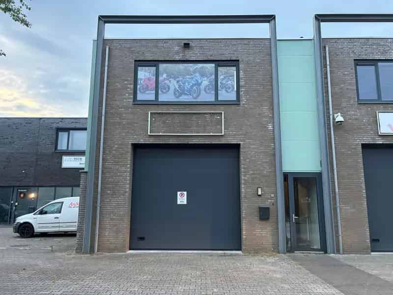 Bedrijfshal te huur Mill 325m²