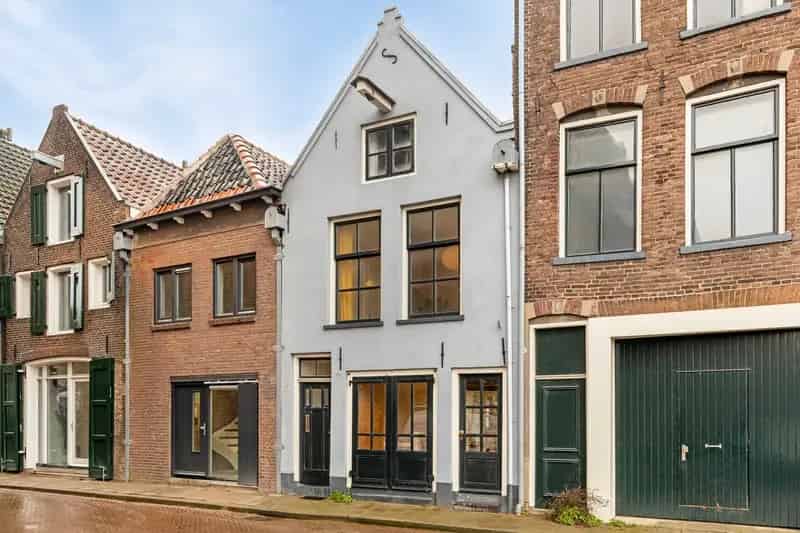 Pakhuis te koop: Atelier Werkplaats Bovenwoning Zutphen