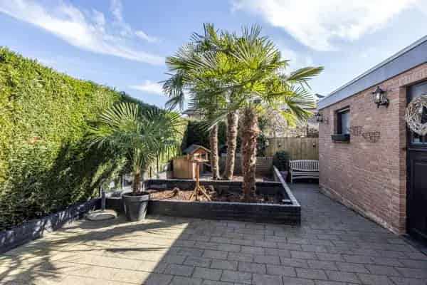 Tweekapper Hoensbroek 4 slaapkamers Ruime Garage Fraaie Tuin