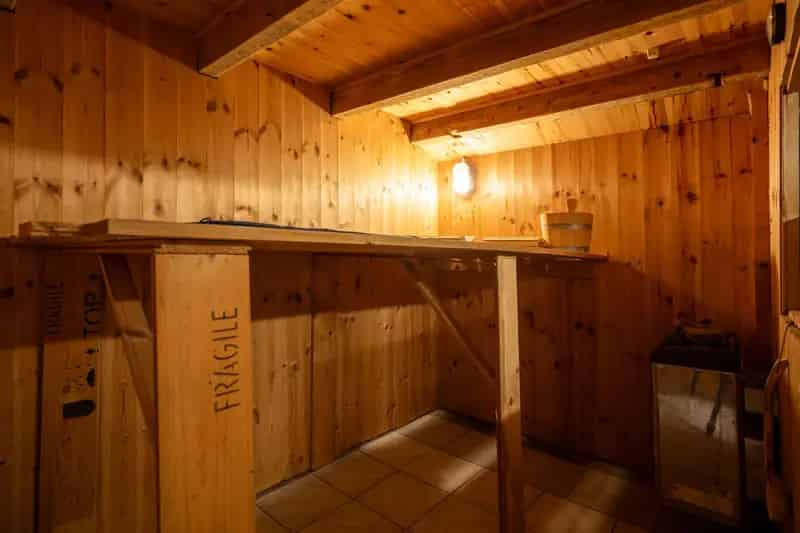 Halfvrijstaand huis Landgraaf met garage sauna en 21 zonnepanelen