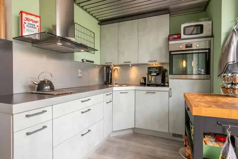 Ruime woning Hoensbroek 3 lagen 2 garages diepe tuin