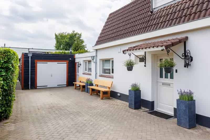 Rijksstraatweg 271 3956 CP Leersum: Ruime Tweekapper met Praktijkruimte