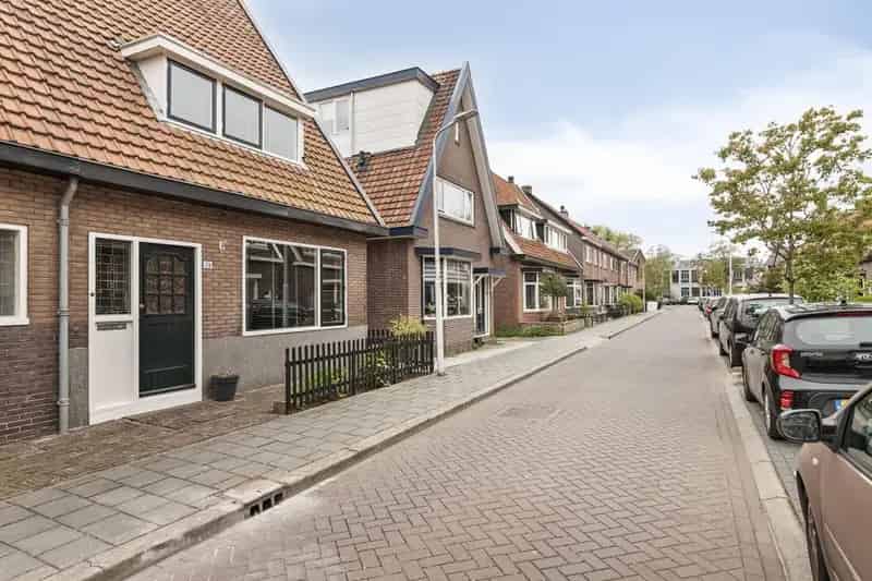 Jaren 30 woning Krommenie 3 slaapkamers moderne badkamer tuin