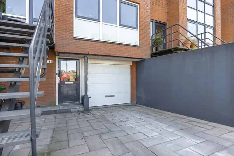Grote gerenoveerde woning te koop in Rotterdam Nesselande