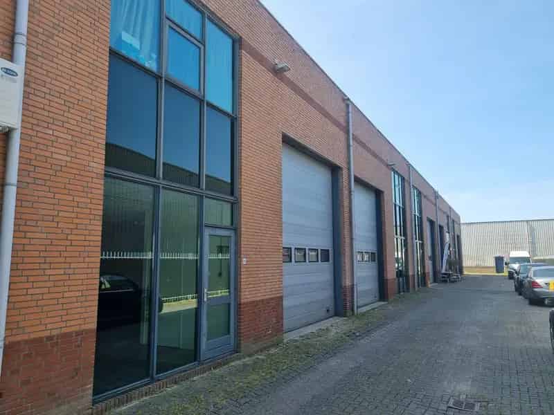 Bedrijfshal te koop Nieuw Vennep 280m2 Spoorzicht