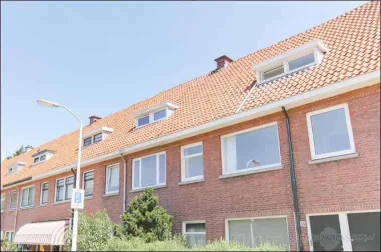 Appartement te koop Den Haag: Moderne 4-kamer woning met balkon
