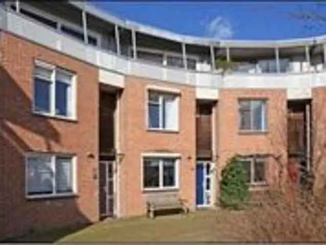 5 Slaapkamers Tussenwoning Nijmegen Rustig Hofje