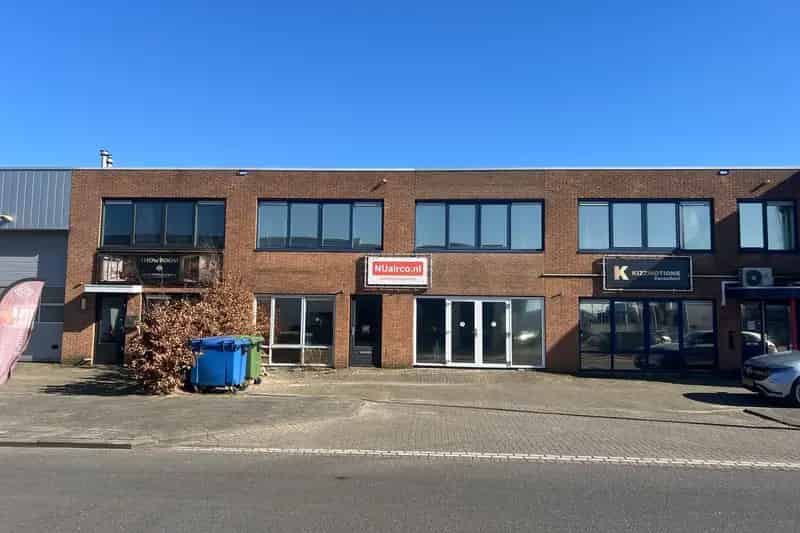 Bedrijfshal Hoogvliet Rotterdam te Koop
