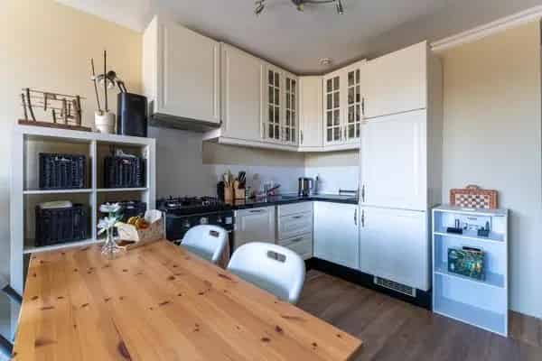 2 Kamerappartement Rustig Complex Prive Parkeerplaats