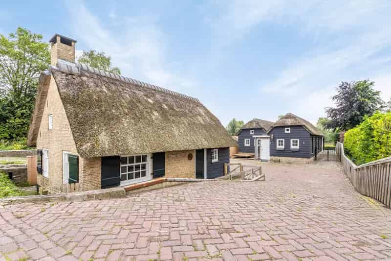 Landelijk gelegen woning met extra huis en grote kelder