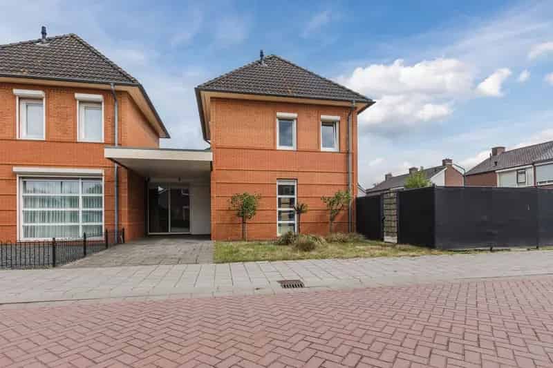 Ruime Familiewoning Lith 4 slaapkamers Tuin Carport Energielabel B