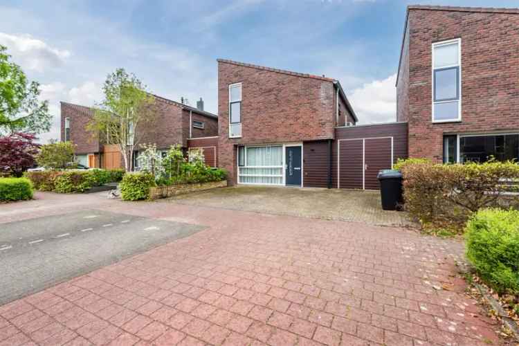 Vrijstaande Villa Bosrandpark Almere 3 slaapkamers 2 badkamers