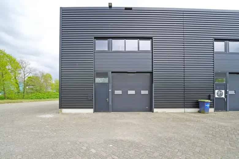 150m2 Bedrijfsruimte te Huur Almere Buiten