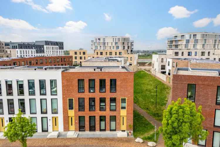 Duurzame Hoekwoning Zutphen 3 Slaapkamers Dakterras Garage