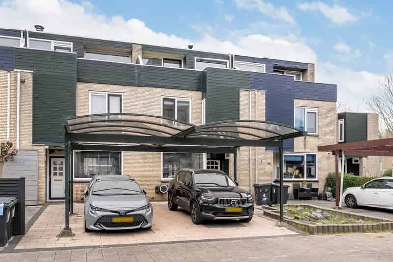 Huis te koop Schiedam: Ruime woning nabij park en recreatiegebied