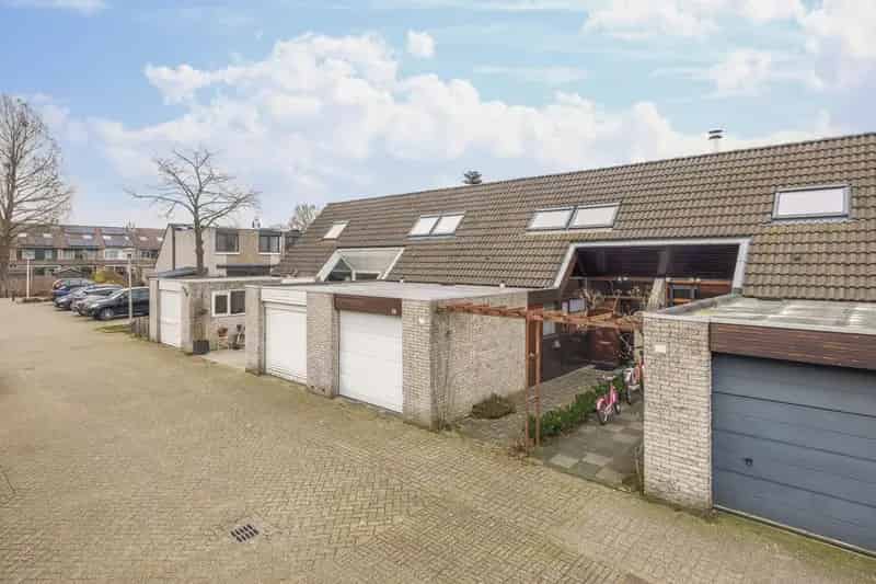Huis te koop Berkel en Rodenrijs: Garage, 2 Badkamers, Diepe Tuin