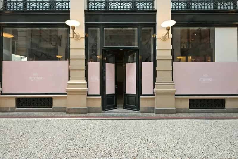 Winkel te Huur Passage Den Haag 240m2