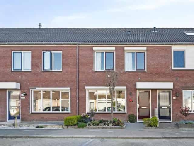 Eengezinswoning Oude Tonge 3 slaapkamers zonnige tuin