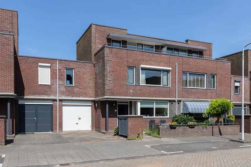 Royale 2-onder-1-kapwoning met 4 slaapkamers Oostpolder