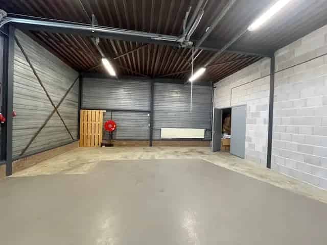 Bedrijfshal te Huur Hengelo 92m2 Opslag Stalling