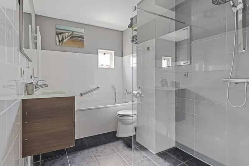 Gezinswoning Heerhugowaard: 4 slaapkamers, water, zonnepanelen