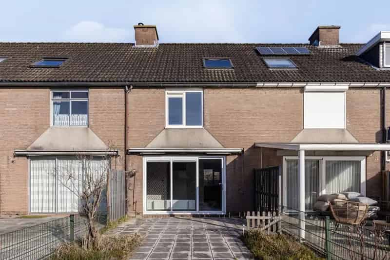 3 Slaapkamers Tussenwoning Hoogvliet Energielabel B Nieuwe Kozijnen
