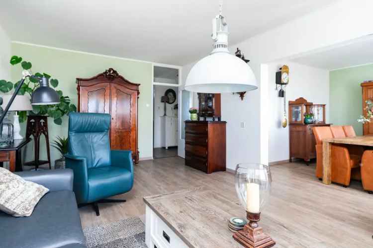 Appartement te koop Apeldoorn: 4-kamer appartement nabij winkelcentrum