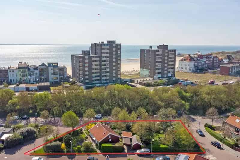 Unieke kans Villapark Vlissingen: Ruim perceel 902m2, renovatie of nieuwbouw