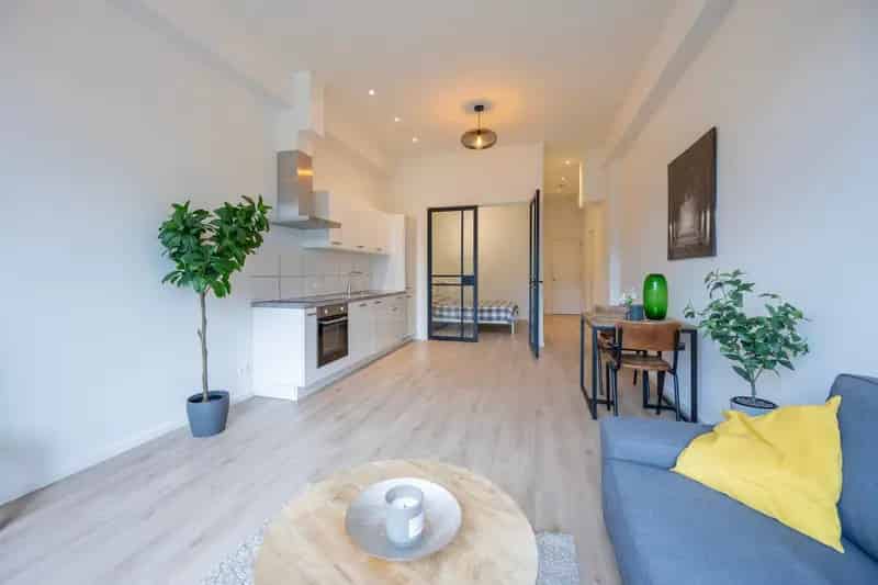 2 Kamer Appartement Haarlem  Direct te Betrekken