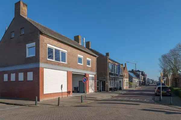 Vrijstaande woning Dinteloord Grote garage Dakterras Familie Ondernemer