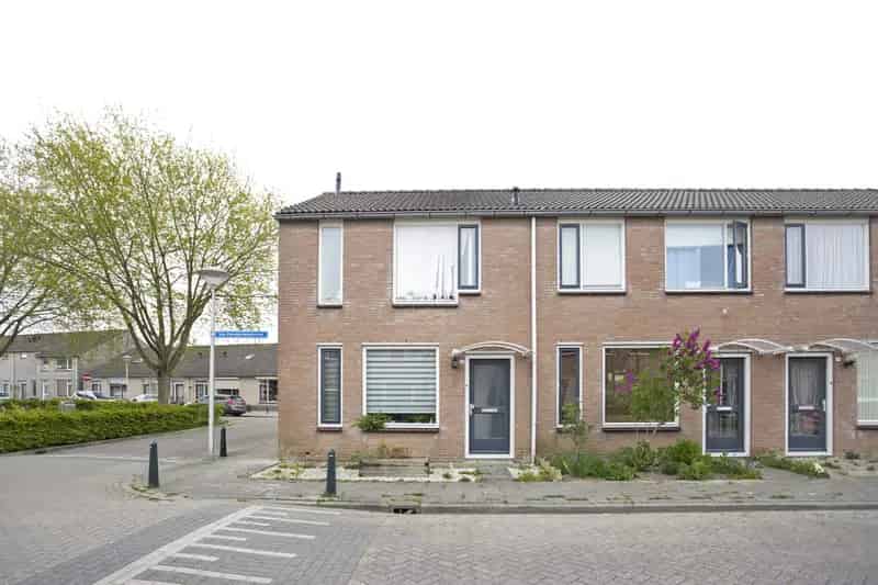 Appartement Te Huur , 42, Van Oldenbarneveltstraat, Dinteloord, Noord-Brabant