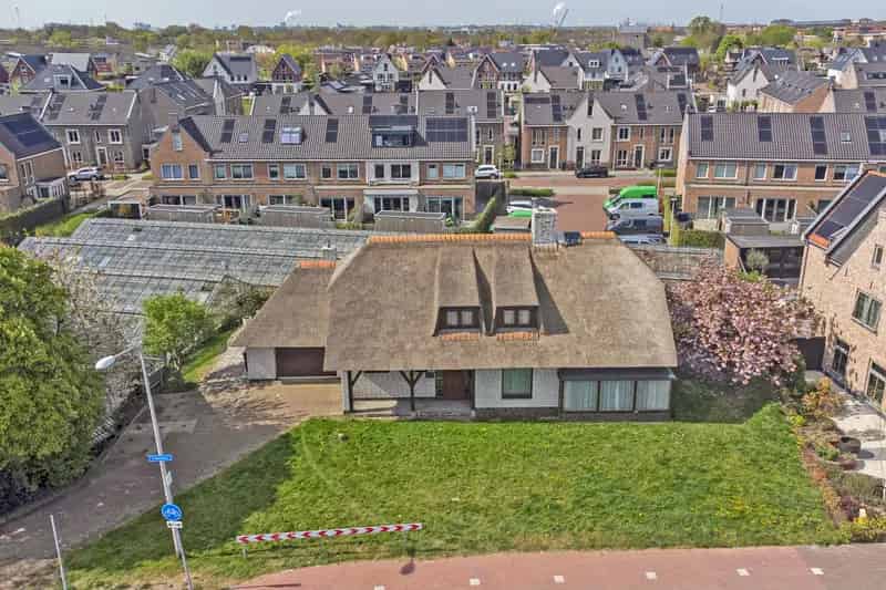 Vrijstaande woning 1060m2 te 's Gravenzande - 5 slaapkamers
