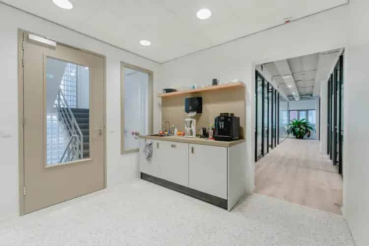 Kantoorruimte Amsterdam Joop Geesinkweg: Moderne Ruimte voor Start-ups en Bedrijven