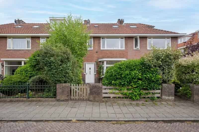 Jaren 30 Tussenwoning Voorschoten Bloemenwijk 3 slaapkamers