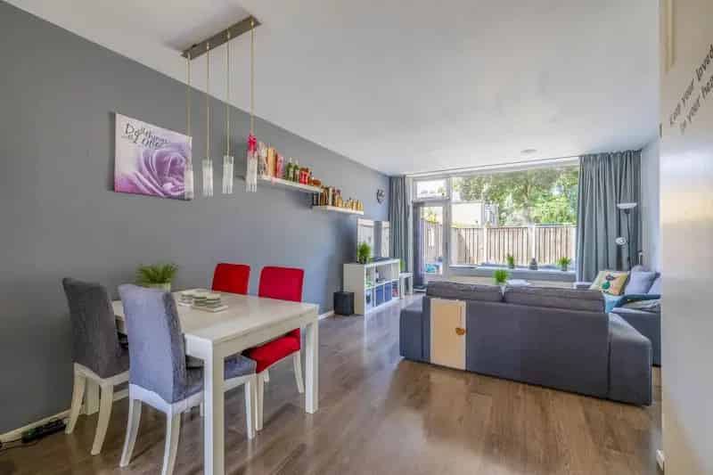 Tussenwoning Potkuilenstraat 3 slaapkamers moderne badkamer