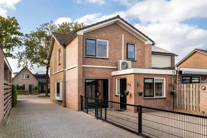 Tweekapper Emst: Ruime woning met groot bijgebouw