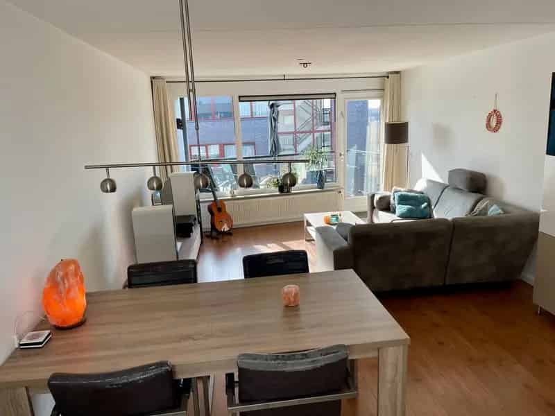 Appartement Breda  bovenste etage  2 slaapkamers balkon parkeerplaats